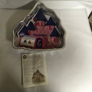 Wilton Enchanted Castle Sand Castle Knighthood Cake Pan # 2105-2031 Bake